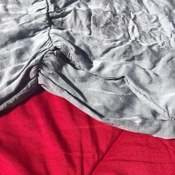 Off-the-shoulder split sleeve romper - Picture 3 of 4